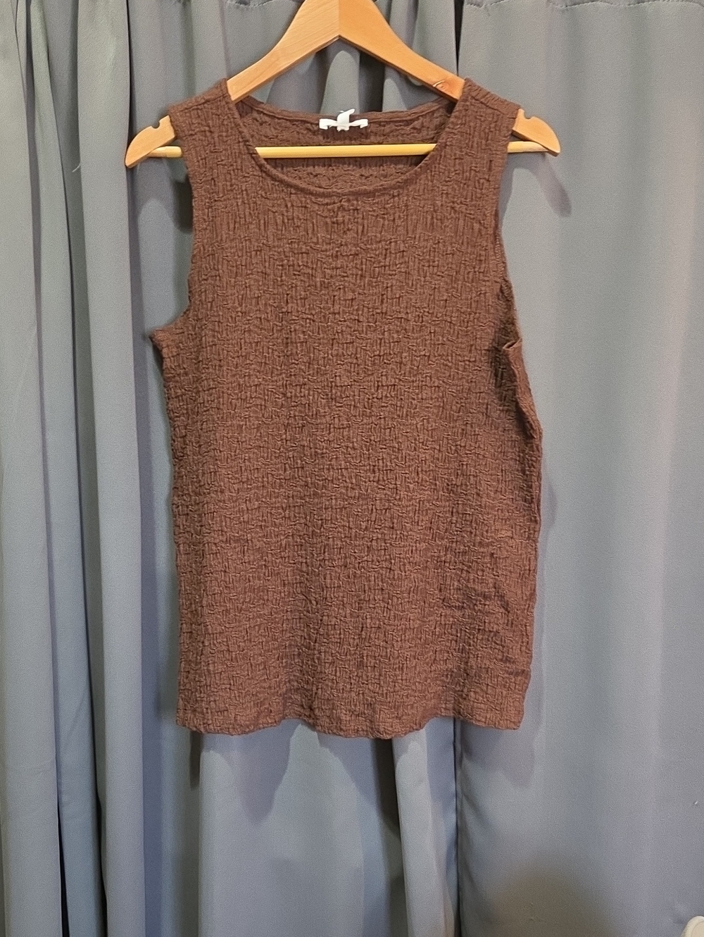 Women’s Sleeveless Textured Tank Top - Brown